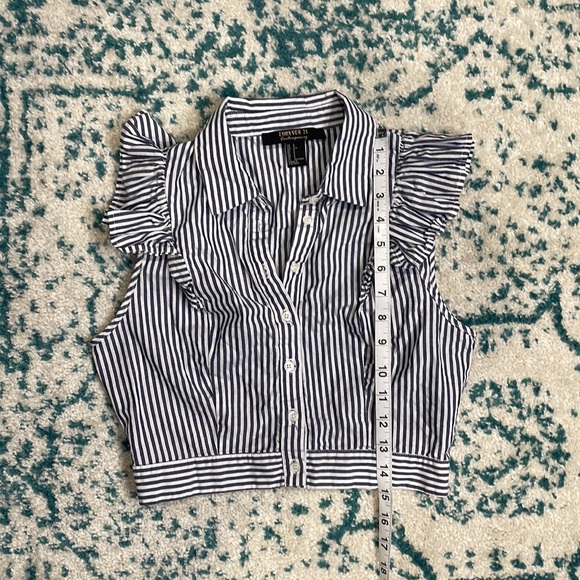 Forever 21 contemporary 100% cotton Striped Crop top with full button front - Picture 6 of 6